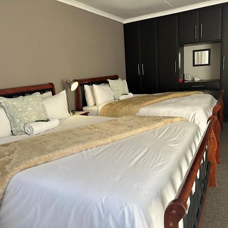Fin And Feather Guest Lodge Boksburg Exterior photo