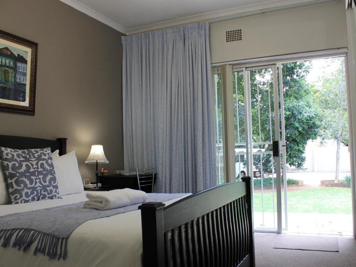 Fin And Feather Guest Lodge Boksburg Exterior photo