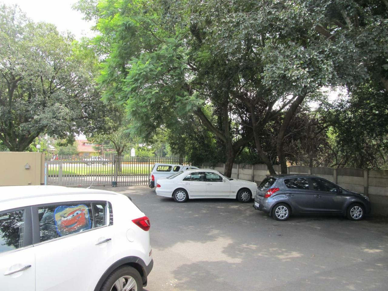 Fin And Feather Guest Lodge Boksburg Exterior photo