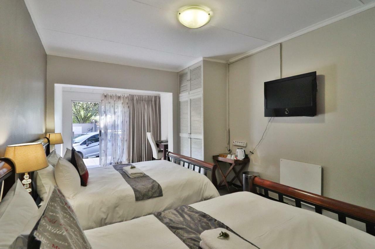 Fin And Feather Guest Lodge Boksburg Exterior photo