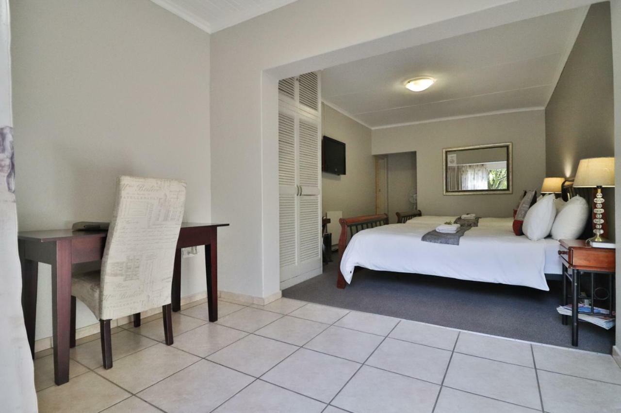 Fin And Feather Guest Lodge Boksburg Exterior photo