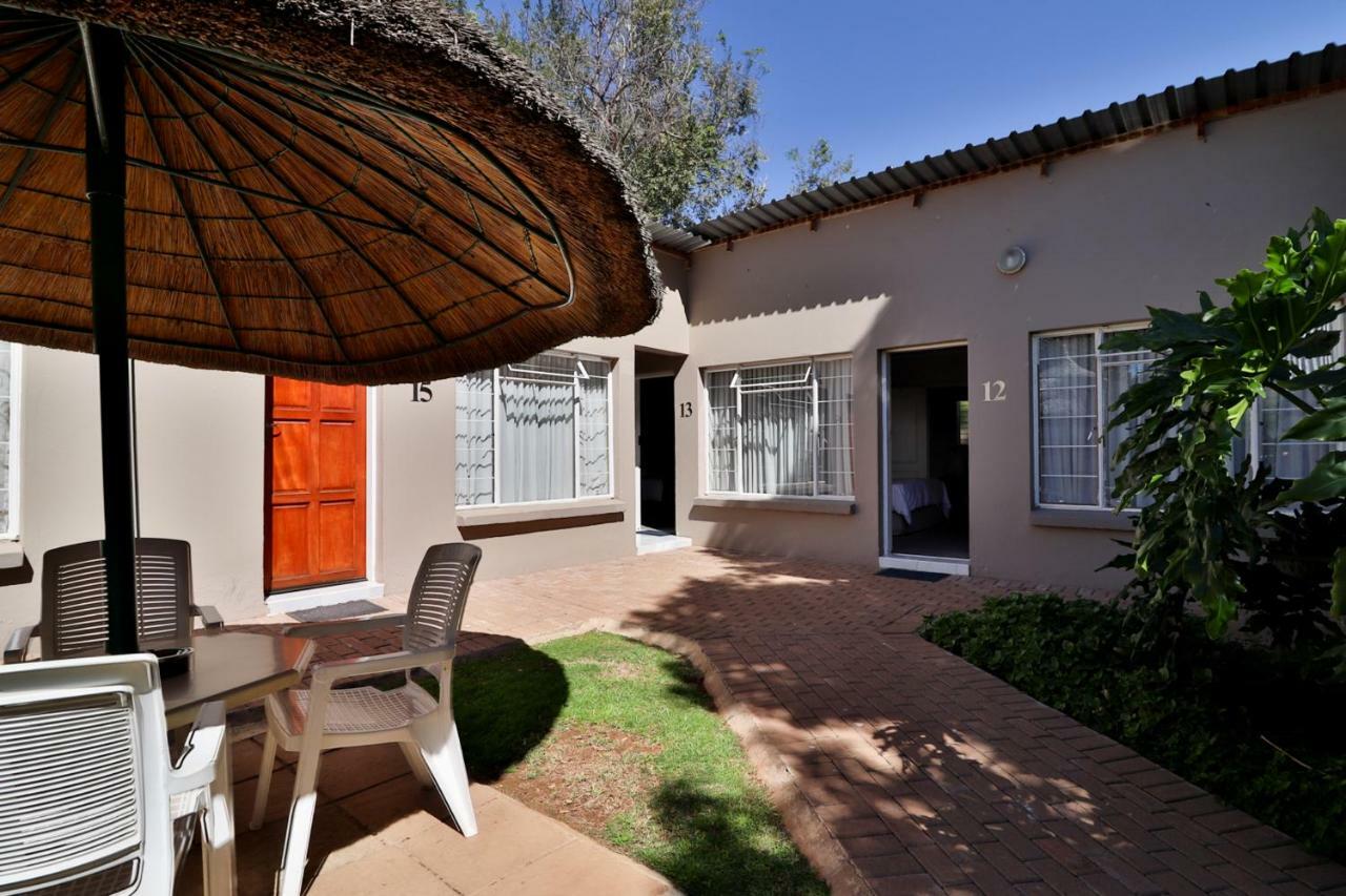 Fin And Feather Guest Lodge Boksburg Exterior photo
