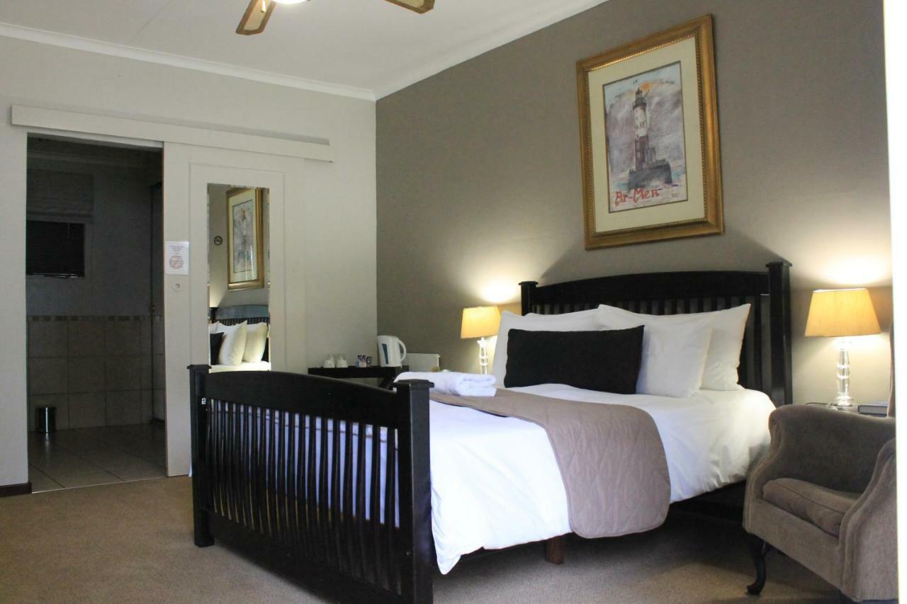 Fin And Feather Guest Lodge Boksburg Exterior photo